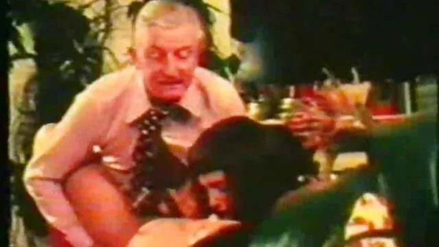 Clasico de videos porno x el ano grandes senos en la calle