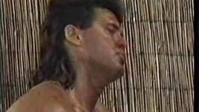 Yuka follando por el ano Osawa chupando una polla