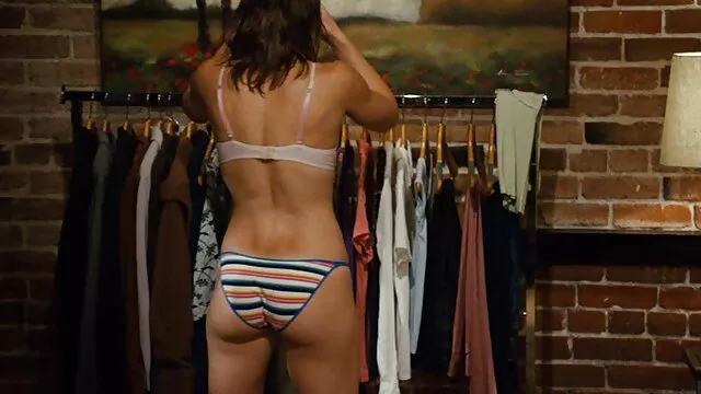 Clare richards cuerpo penetrada por el ano aceitado