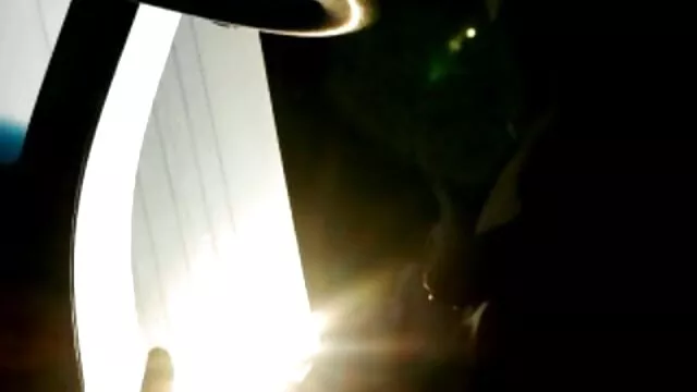 Nerd amateur con gafas jugando con su porno mexicano por el ano coño recortado