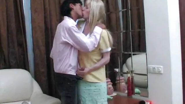Sexy asiático videos de porno por el ano en medias