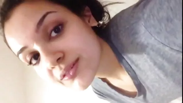 Liza Del Sierra hace una mamada en el baño de un porno brutal por el ano club