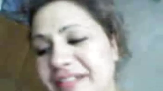 Hermosa rubia en la cárcel le da a una polla negra un gran se la folla por el ano entrenamiento
