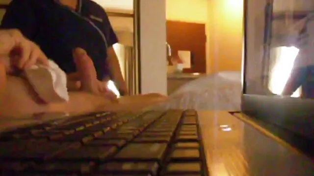 Chica de por el culo duele mucho ébano hace un lapdance sexy con BJ