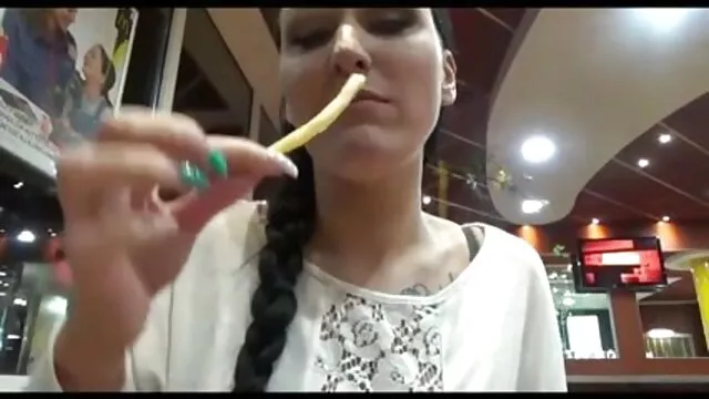 RubATeen videos sexuales por el ano Europea adolescente Gianna salón de masajes dedos follada