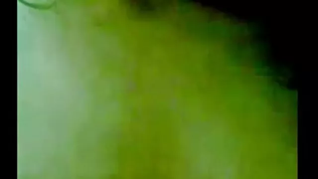 Mamá follando por el ano sexy morena MILF ama su enorme polla